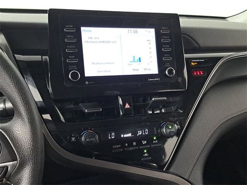 Used 2024 Toyota Camry LE image 28