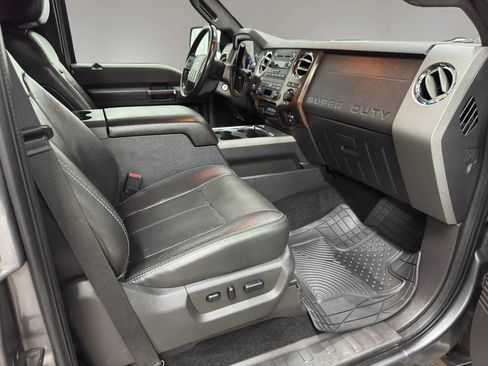 Used 2011 Ford F250 Lariat w/ Lariat Interior Pkg AWD/4WD image 14