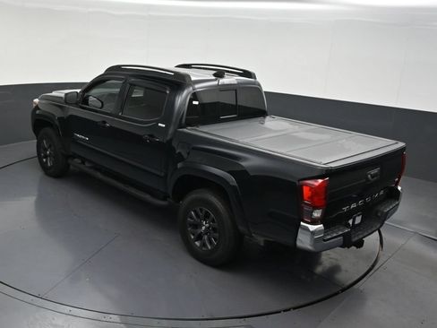 Used 2021 Toyota Tacoma SR5 RWD image 17