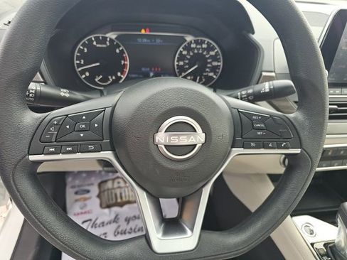 Used 2023 Nissan Altima 2.5 SV image 23
