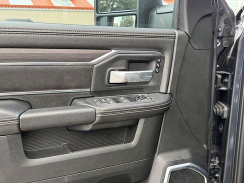 Used 2025 RAM 2500 Laramie AWD/4WD image 13