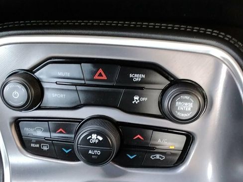 Used 2019 Dodge Challenger SXT RWD image 22