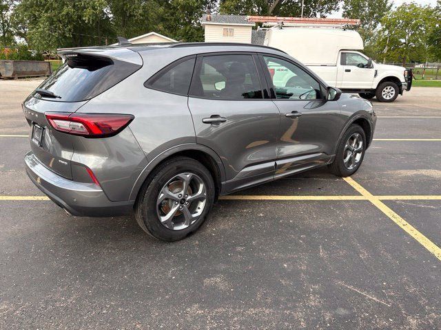 Used 2024 Ford Escape ST-Line w/ Tech Pack #1 AWD/4WD image 3