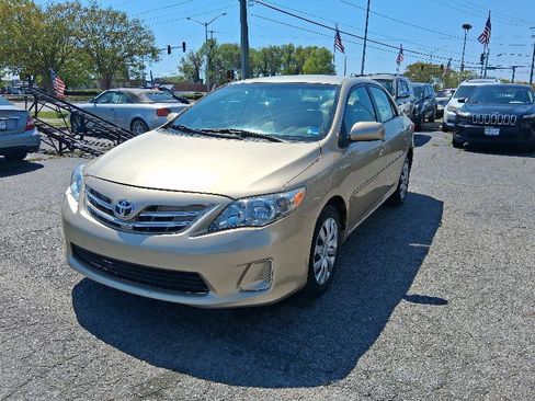 Used 2013 Toyota Corolla LE image 7