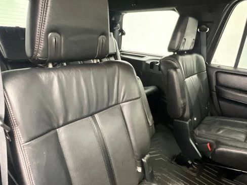 Used 2017 Lincoln Navigator Reserve AWD/4WD image 18