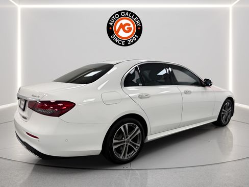 Used 2021 Mercedes-Benz E 350 4MATIC Sedan image 3