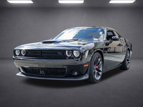 Used 2023 Dodge Challenger R/T w/ Plus Package image 7