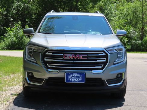 Used 2024 GMC Terrain SLT w/ Infotainment Package II AWD/4WD image 17