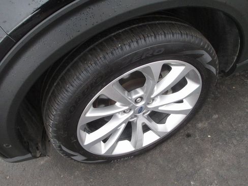 Used 2021 Ford Explorer Platinum w/ Equipment Group 601A image 11