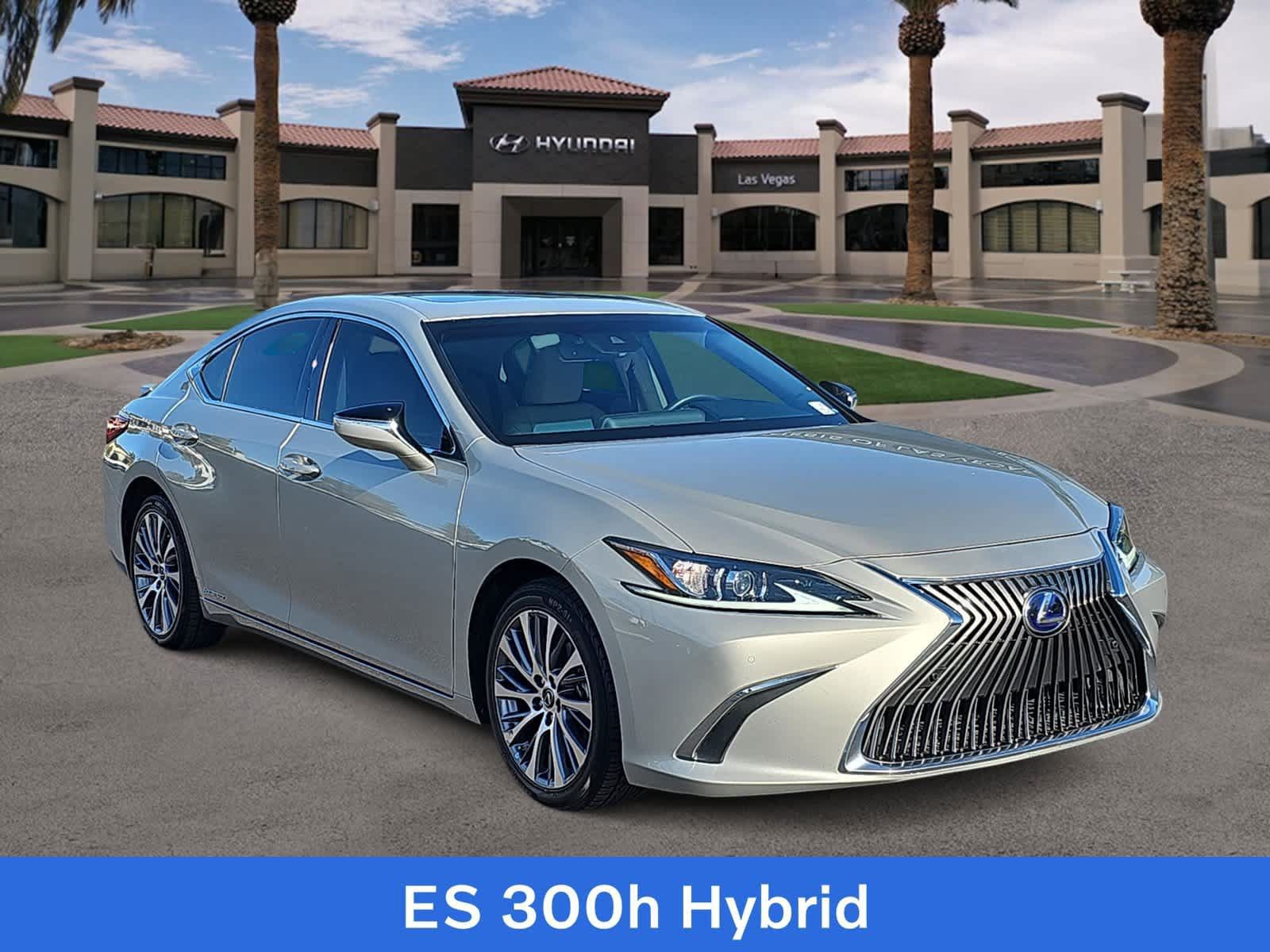 Used 2019 Lexus ES 300h w/ Premium Package FWD image 2