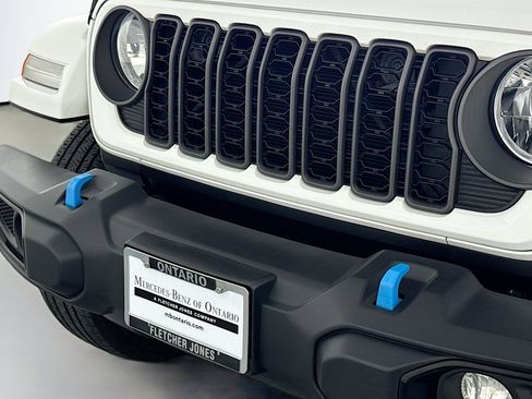 Used 2024 Jeep Wrangler Unlimited w/ Convenience Group AWD/4WD image 13