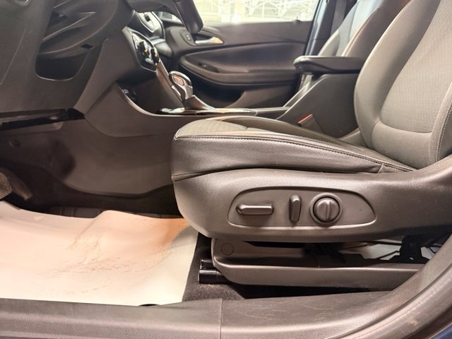 Used 2021 Buick Encore GX Preferred w/ Cold Weather Comfort Package FWD image 9