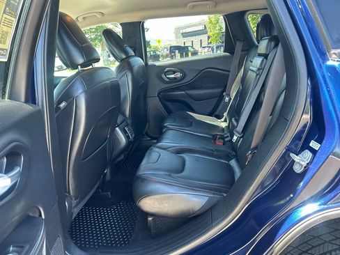 Used 2016 Jeep Cherokee Trailhawk w/ Leather Interior Group AWD/4WD image 21