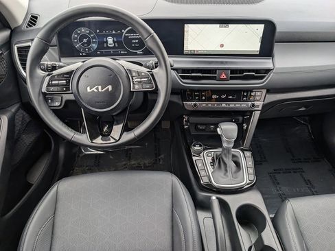 Certified 2024 Kia Seltos EX image 21