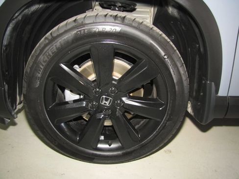 Certified 2025 Honda Pilot Black Edition image 27