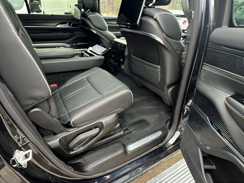 Used 2025 Jeep Grand Wagoneer Series II Obsidian w/ Quick Order Packagew 28T image 23