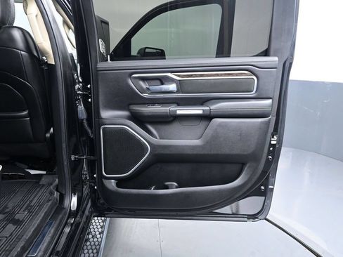Used 2019 RAM 1500 Laramie AWD/4WD image 19