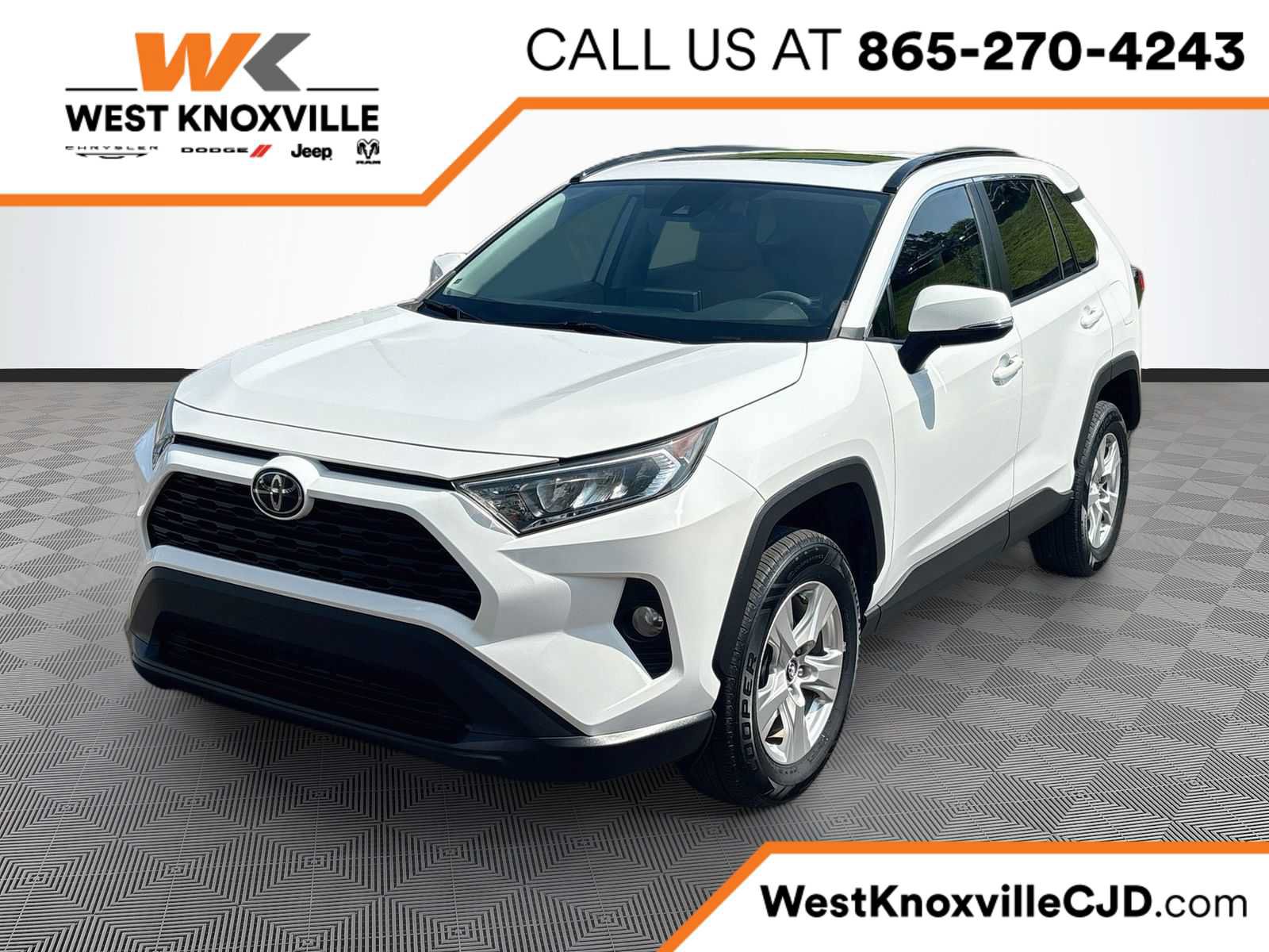 Used 2021 Toyota RAV4 XLE w/ Convenience Package FWD image 1