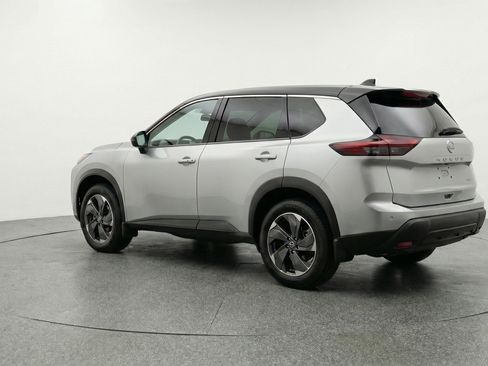 Used 2025 Nissan Rogue SV AWD/4WD image 6