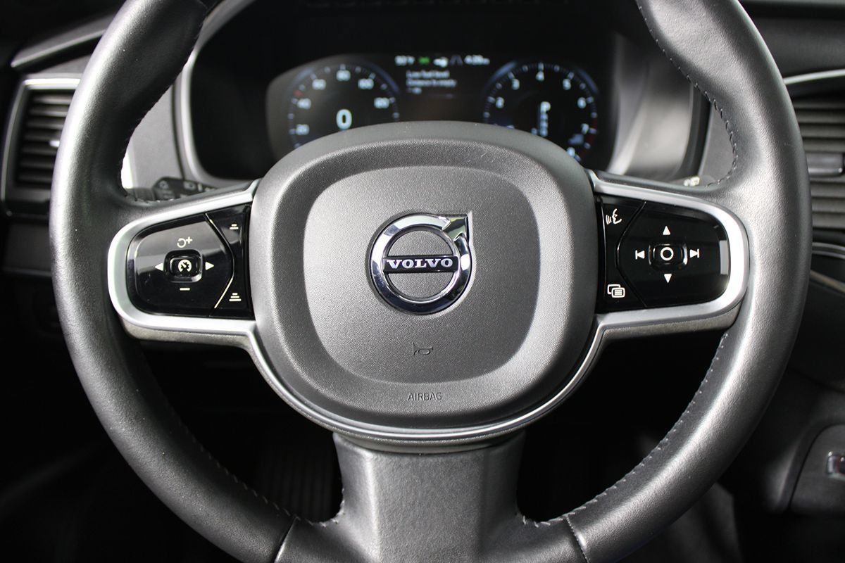 Used 2020 Volvo XC90 T5 Momentum w/ Protection Package AWD/4WD image 10