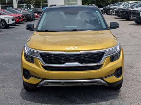 Used 2023 Kia Seltos S w/ Navigation Package FWD image 9