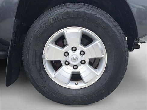 Used 2014 Toyota Tacoma PreRunner w/ TRD Sport Package image 19