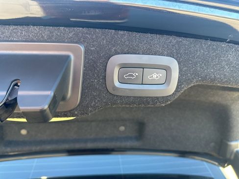 Used 2024 Volvo S90 B6 Plus image 35