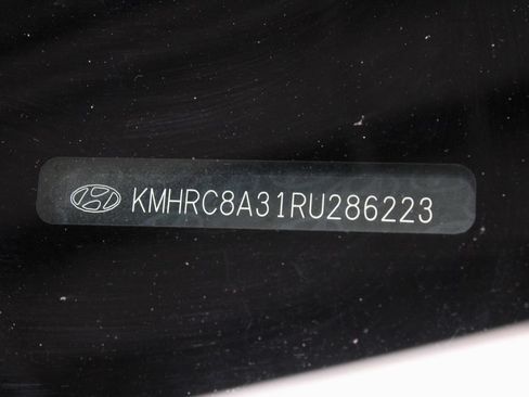 Certified 2024 Hyundai Venue SEL FWD image 37