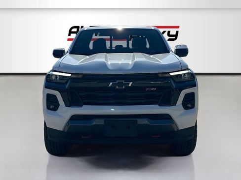Used 2024 Chevrolet Colorado Z71 w/ Advanced Trailering Package AWD/4WD image 2