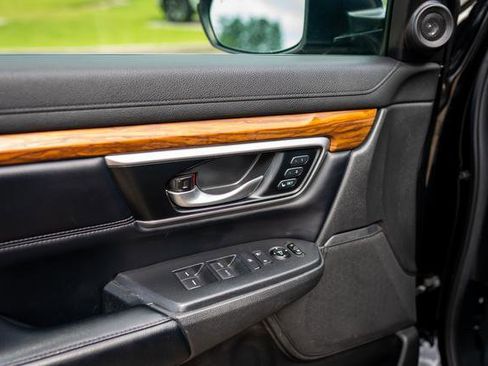 Used 2018 Honda CR-V Touring image 30