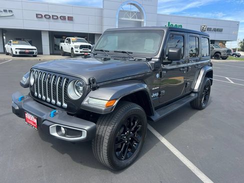 Used 2023 Jeep Wrangler Unlimited Sahara w/ Cold Weather Group AWD/4WD image 5