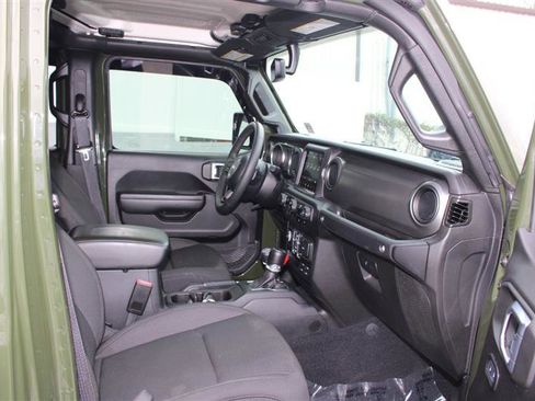 Used 2023 Jeep Gladiator Sport image 13