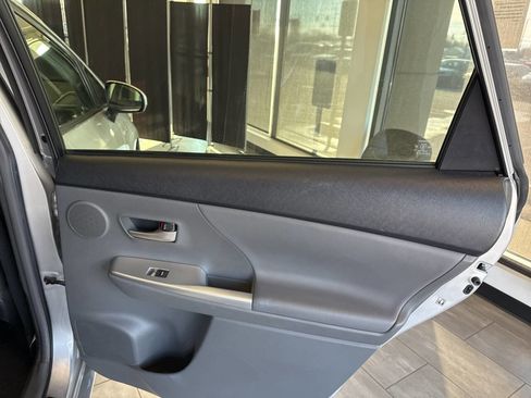 Used 2014 Toyota Prius V Five image 39
