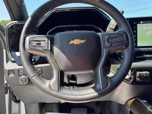 Used 2026 Chevrolet Silverado 2500 High Country w/ Technology Package AWD/4WD image 3