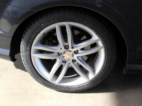 Used 2013 Mercedes-Benz C 250 Sedan image 29