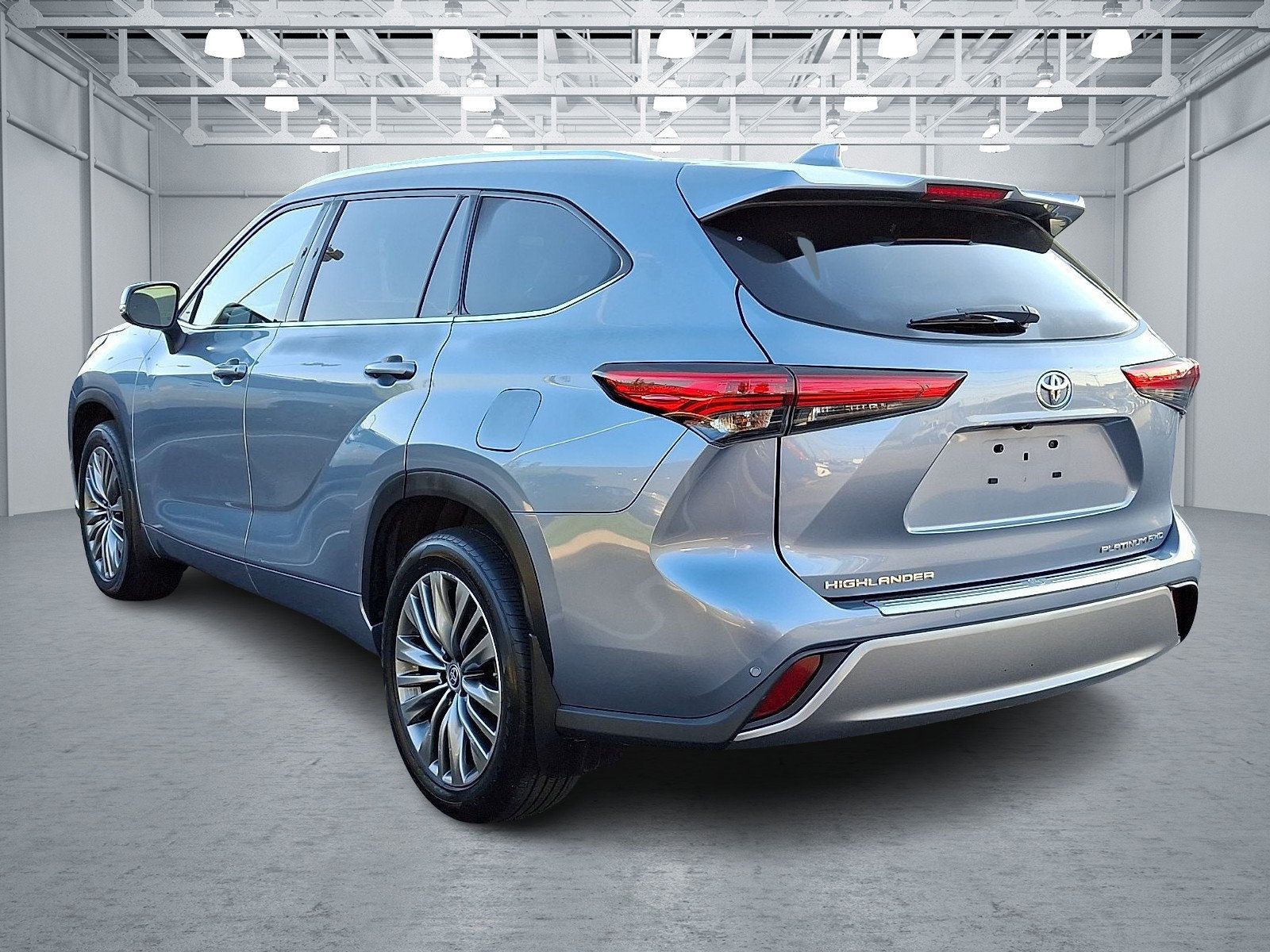 Used 2022 Toyota Highlander Platinum AWD/4WD image 4