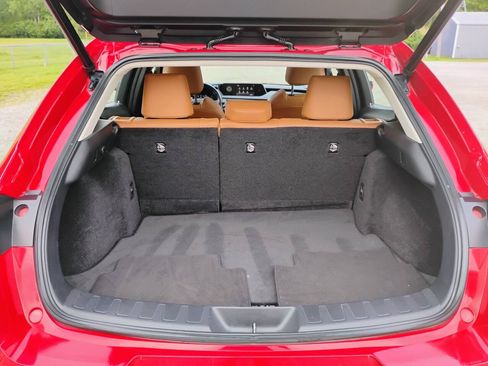 Used 2019 Lexus UX 200 w/ Premium Package FWD image 16