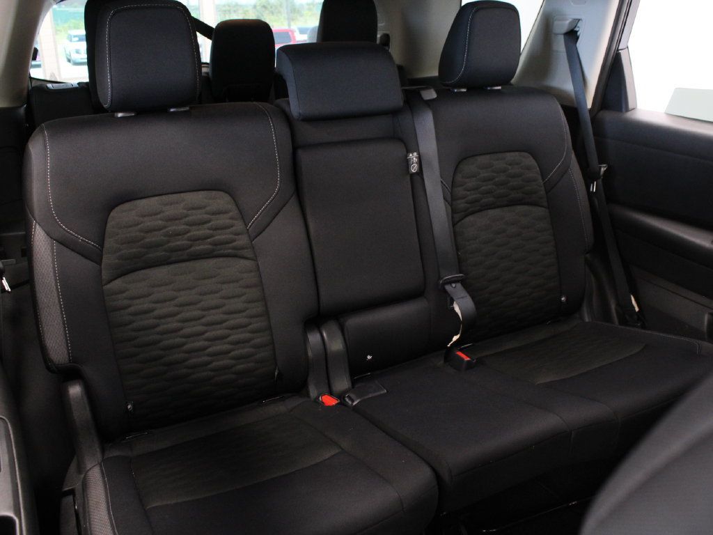 Used 2024 Nissan Pathfinder SV FWD image 29