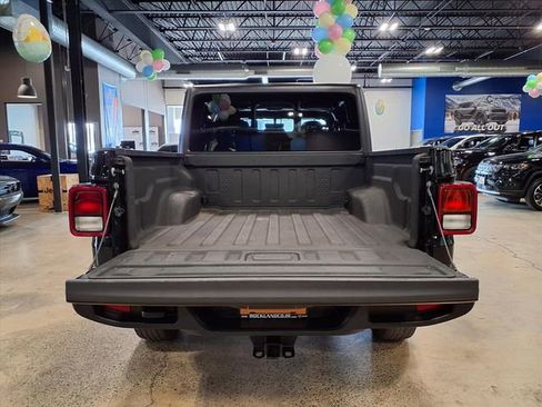 Certified 2022 Jeep Gladiator Sport image 11