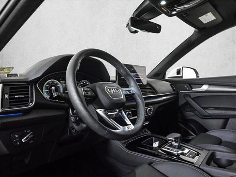 Certified 2025 Audi Q5 e Premium Plus w/ Premium Plus Package AWD/4WD image 10