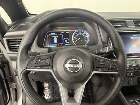 Used 2024 Nissan Leaf S image 21