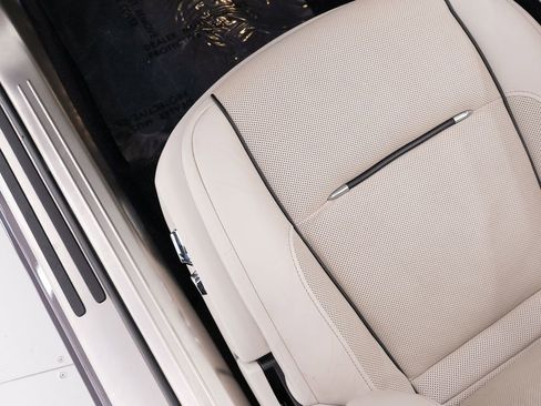 Certified 2018 Rolls-Royce Dawn RWD image 20