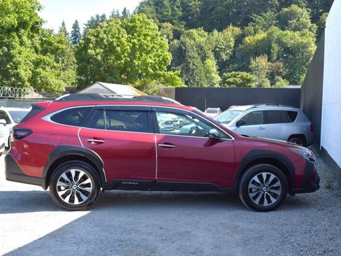 Used 2024 Subaru Outback Touring AWD/4WD image 6