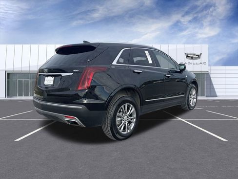 Certified 2022 Cadillac XT5 Premium Luxury w/ LPO, Floor Liner Package image 8