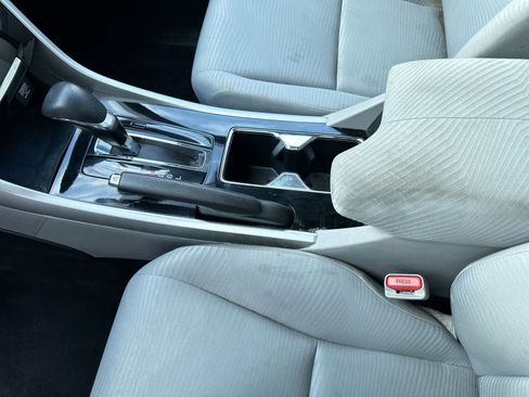 Used 2016 Honda Accord LX image 19