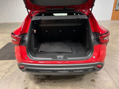 New 2026 Chevrolet Trax RS w/ Sunroof Package image 11