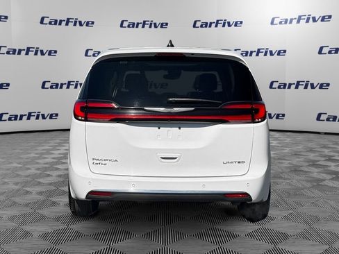Used 2024 Chrysler Pacifica Limited FWD image 4