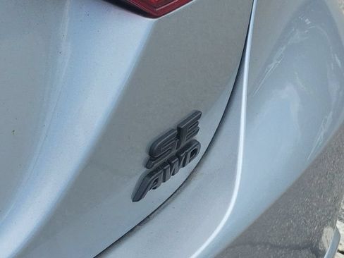 Used 2024 Toyota Camry SE AWD/4WD image 8
