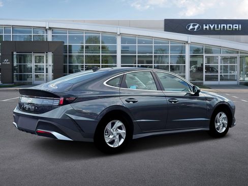 New 2026 Hyundai Sonata SE FWD image 8