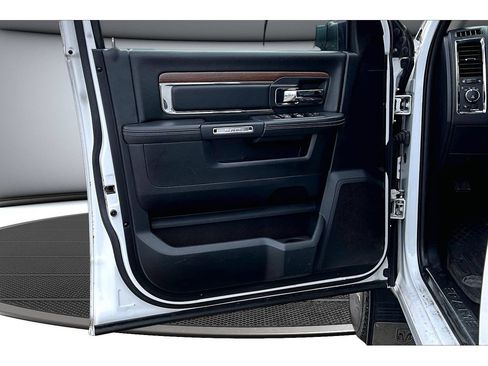 Used 2015 RAM 3500 Laramie AWD/4WD image 31